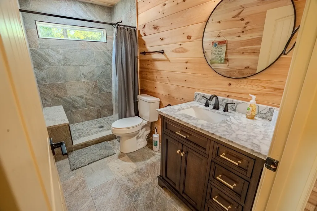 55 Kiki Cove Clifton TN 38425
