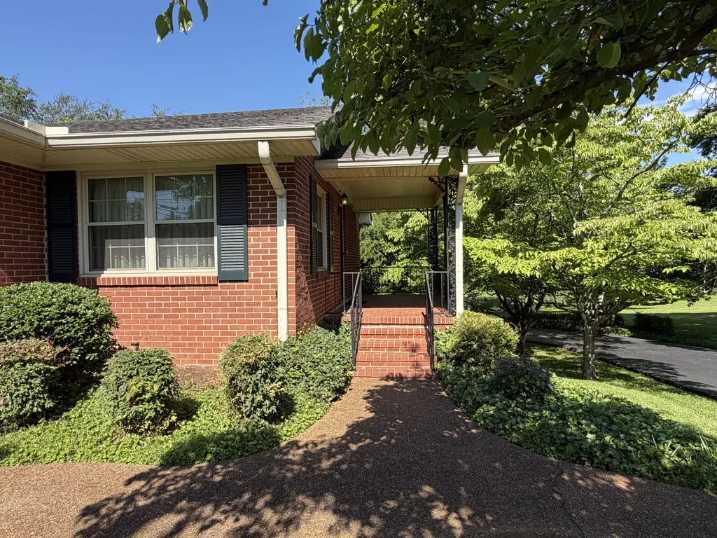 500 N Russell St, N Portland TN 37148