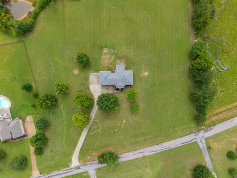 4602 Washington Road Greenbrier TN 37073