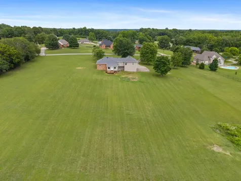 4602 Washington Road Greenbrier TN 37073