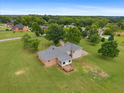 4602 Washington Road Greenbrier TN 37073