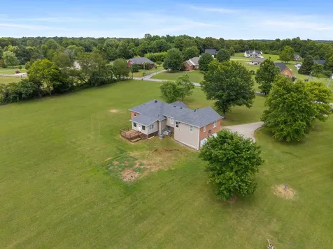 4602 Washington Road Greenbrier TN 37073