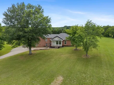 4602 Washington Road Greenbrier TN 37073