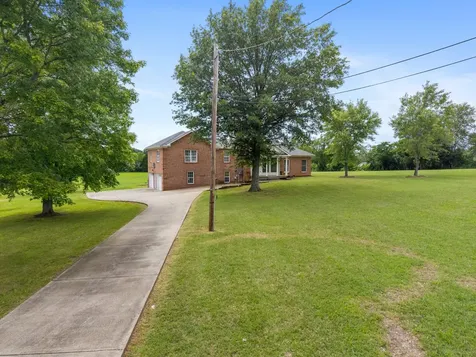 4602 Washington Road Greenbrier TN 37073