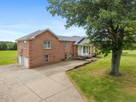 4602 Washington Road Greenbrier TN 37073