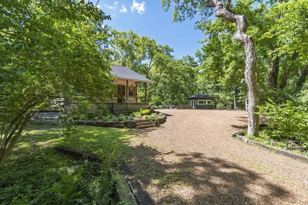 4425 Brush Hill Road Nashville TN 37216