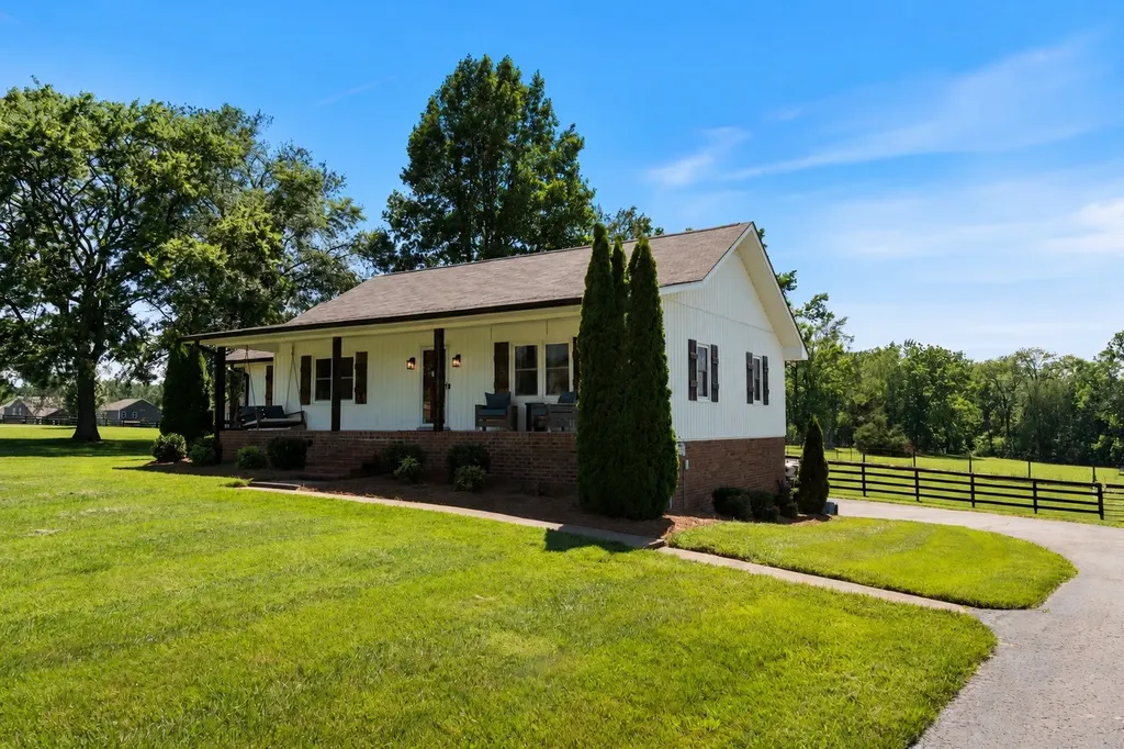 651 Tyree Springs Road White House TN 37188