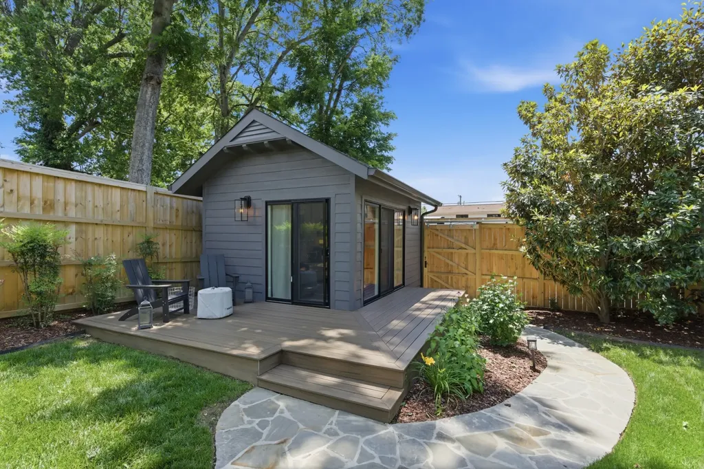 929 Lawrence Nashville TN 37204