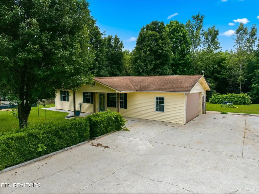 301 Wayman Road Madisonville TN 37354