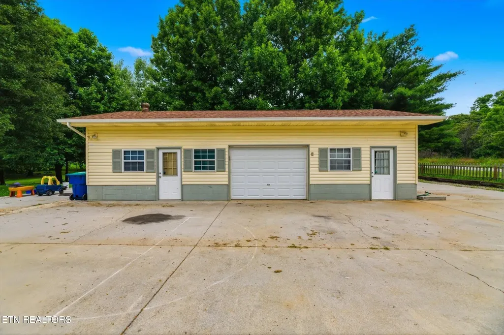 301 Wayman Road Madisonville TN 37354