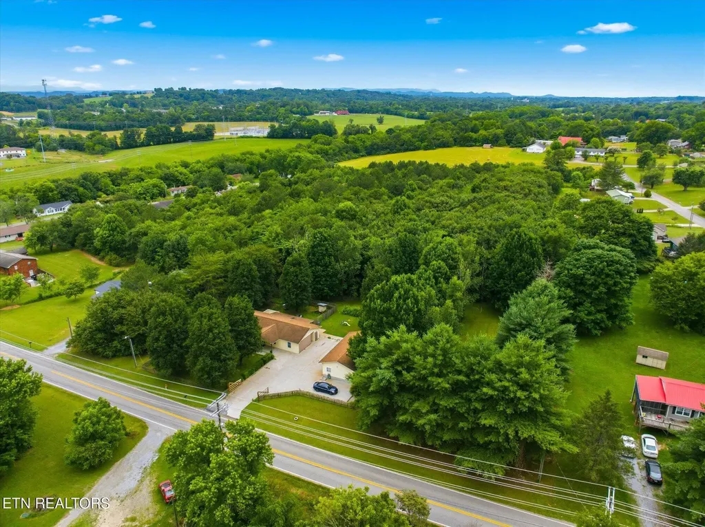 301 Wayman Road Madisonville TN 37354