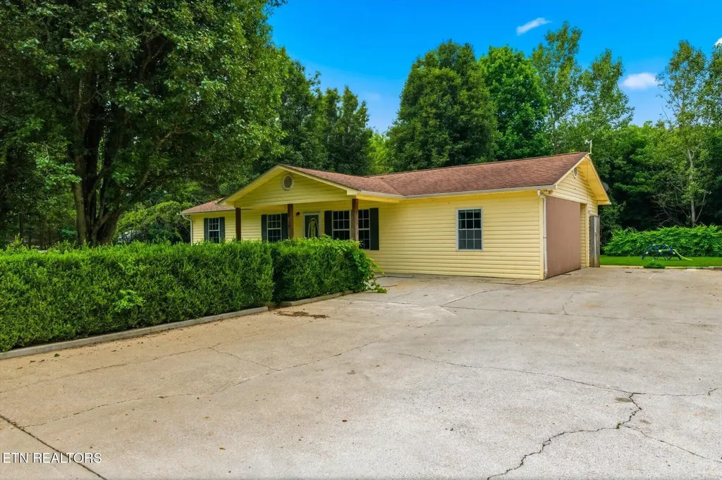 301 Wayman Road Madisonville TN 37354