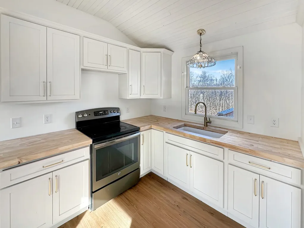 1041 Old Mount Vernon Road Bethpage TN 37022