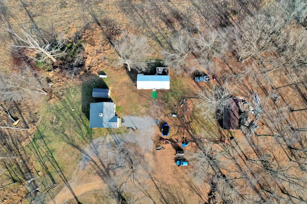 1041 Old Mount Vernon Road Bethpage TN 37022