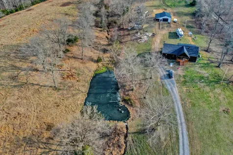 1041 Old Mount Vernon Road Bethpage TN 37022