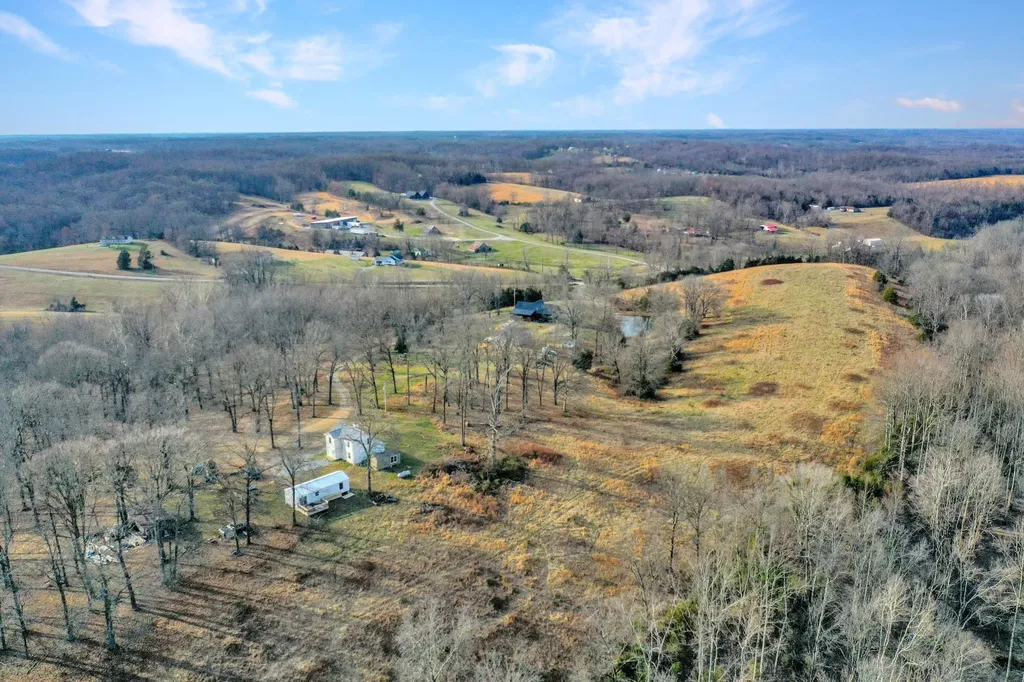 1041 Old Mount Vernon Road Bethpage TN 37022