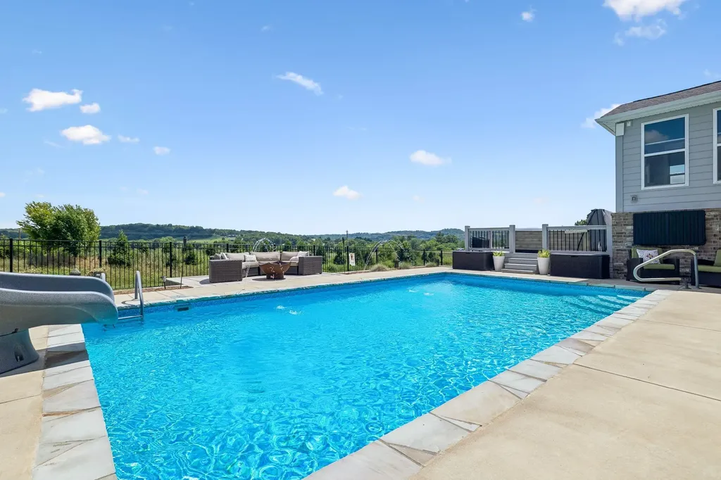 7021 Fiddlers Glen Drive Arrington TN 37014