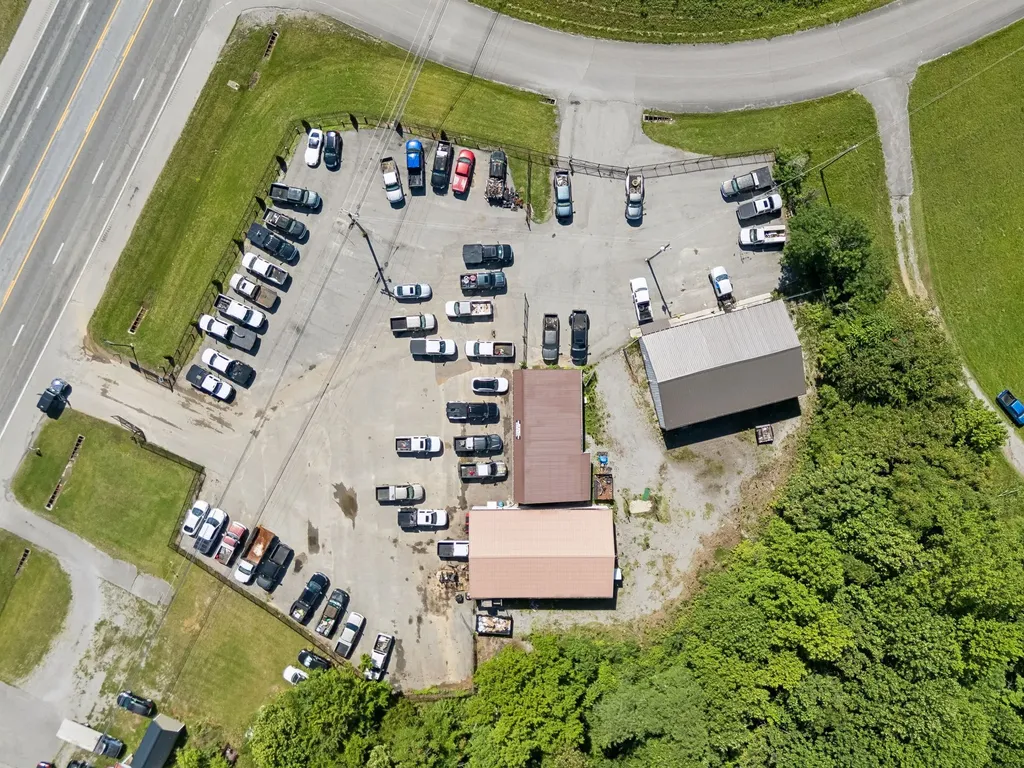 3205 Nashville Highway Smithville TN 37166