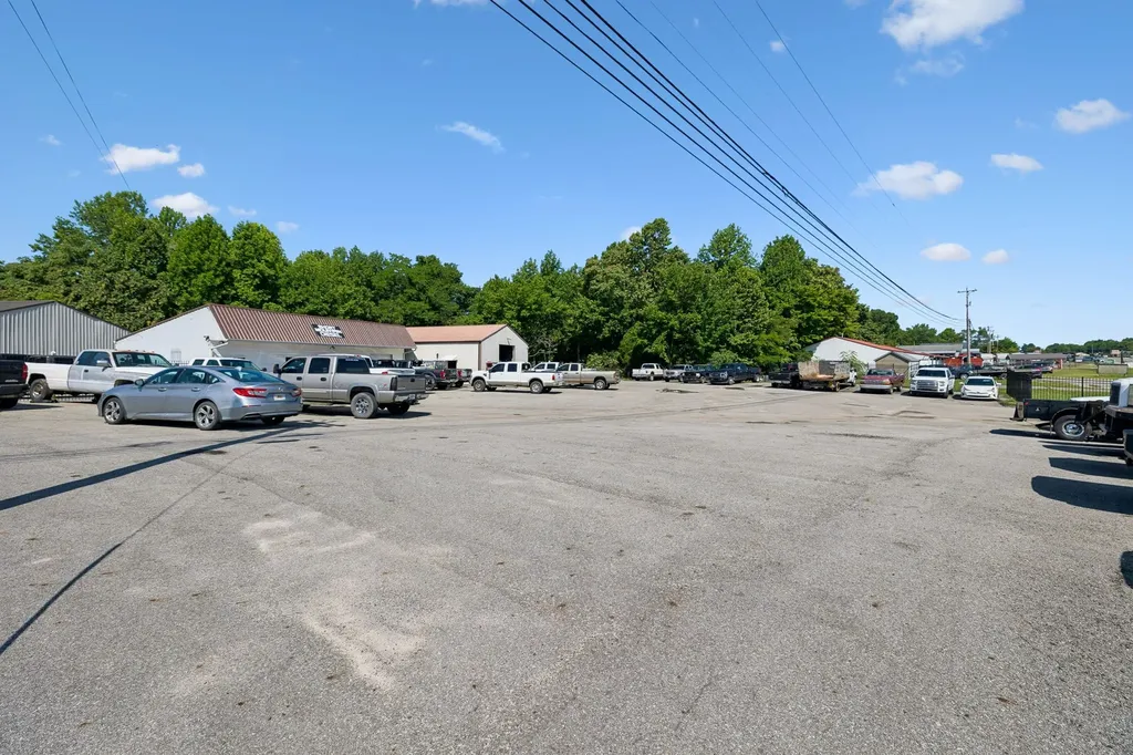 3205 Nashville Highway Smithville TN 37166