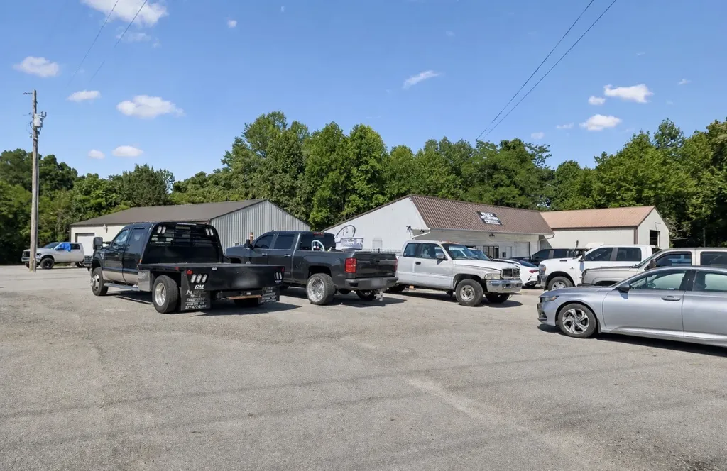 3205 Nashville Highway Smithville TN 37166