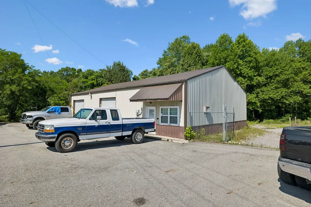 3205 Nashville Highway Smithville TN 37166