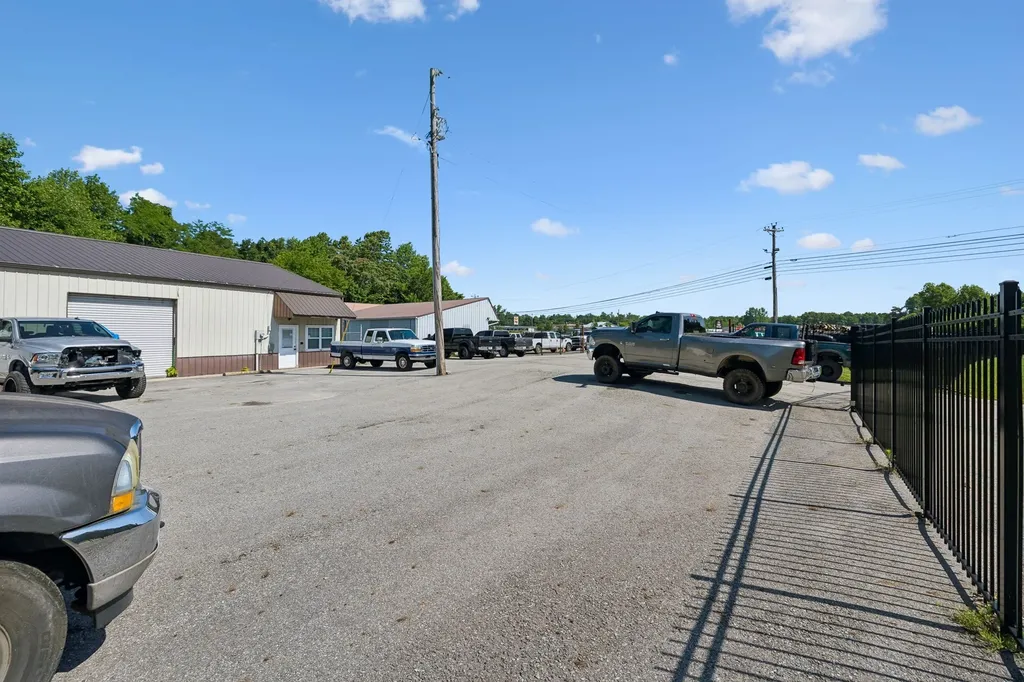 3205 Nashville Highway Smithville TN 37166