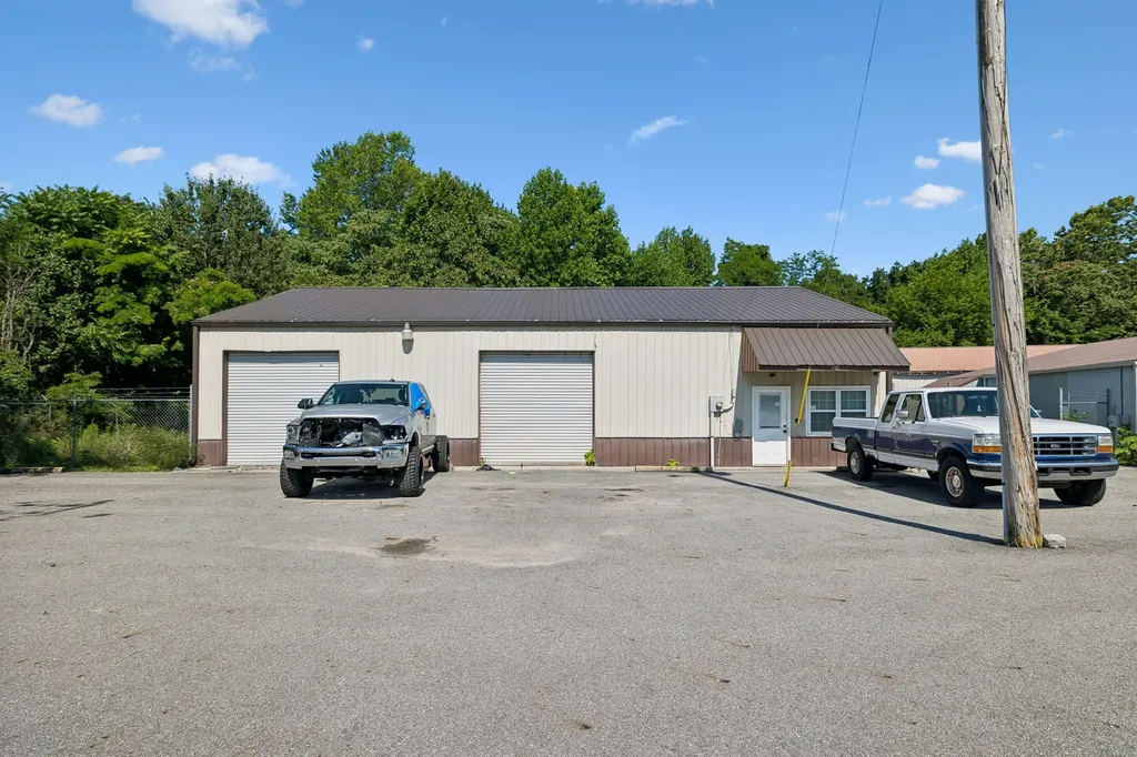3205 Nashville Highway Smithville TN 37166
