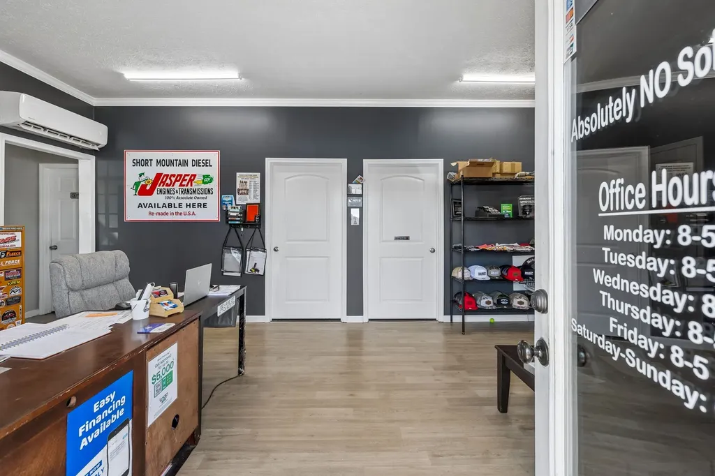 3205 Nashville Highway Smithville TN 37166