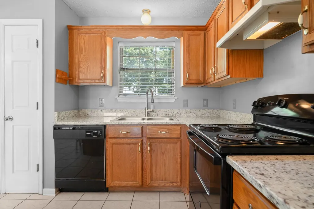 304 Riverwood Court La Vergne TN 37086