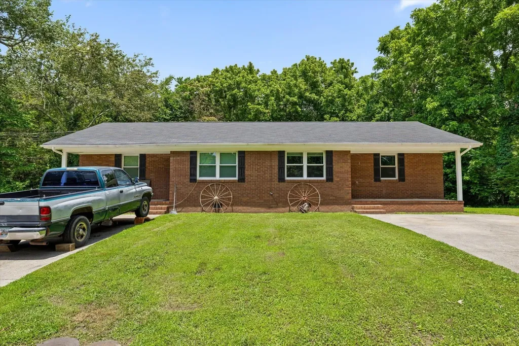 555 E Garden Farm Road Rossville GA 30741