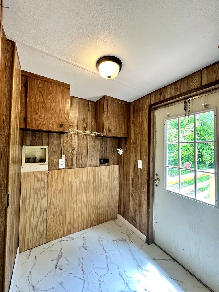 110 Hinkle Hill St, E Bell Buckle TN 37020