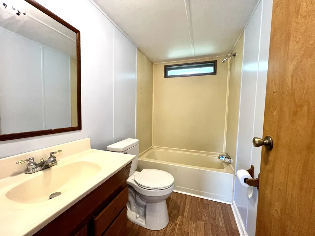 110 Hinkle Hill St, E Bell Buckle TN 37020