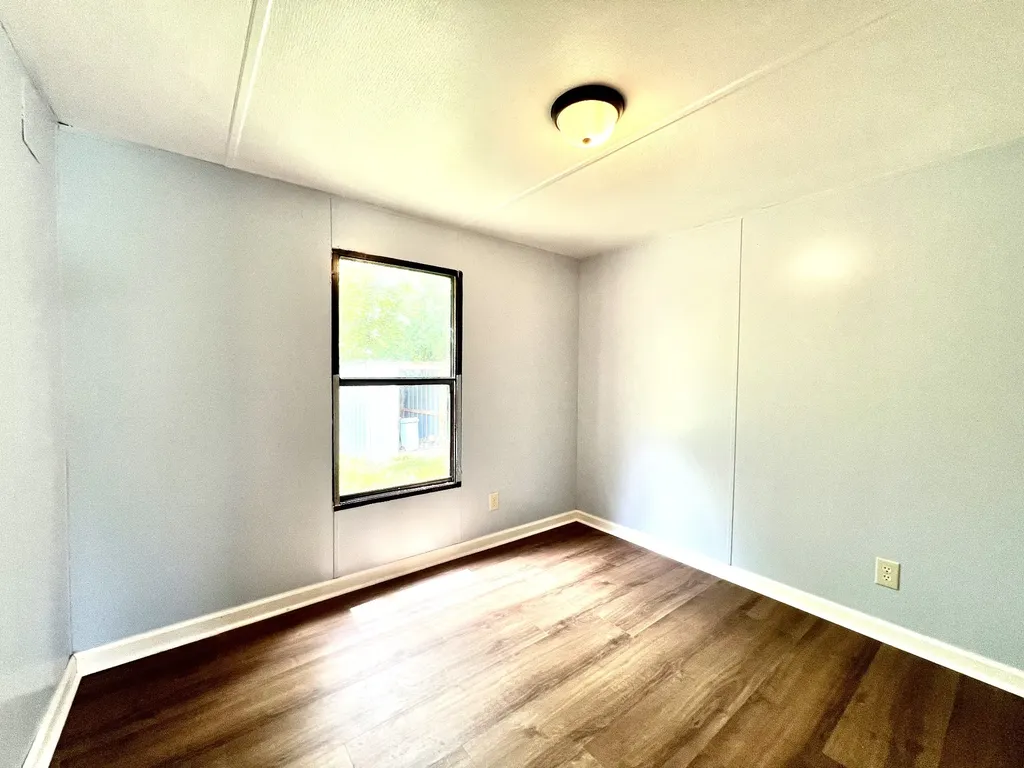 110 Hinkle Hill St, E Bell Buckle TN 37020