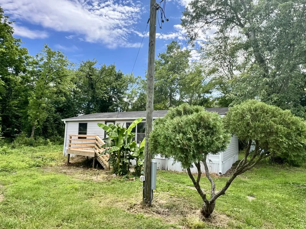 110 Hinkle Hill St, E Bell Buckle TN 37020