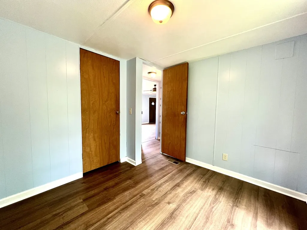 110 Hinkle Hill St, E Bell Buckle TN 37020