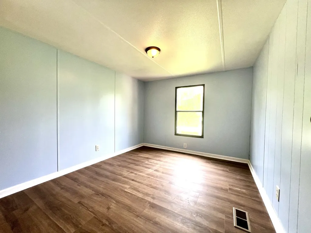 110 Hinkle Hill St, E Bell Buckle TN 37020