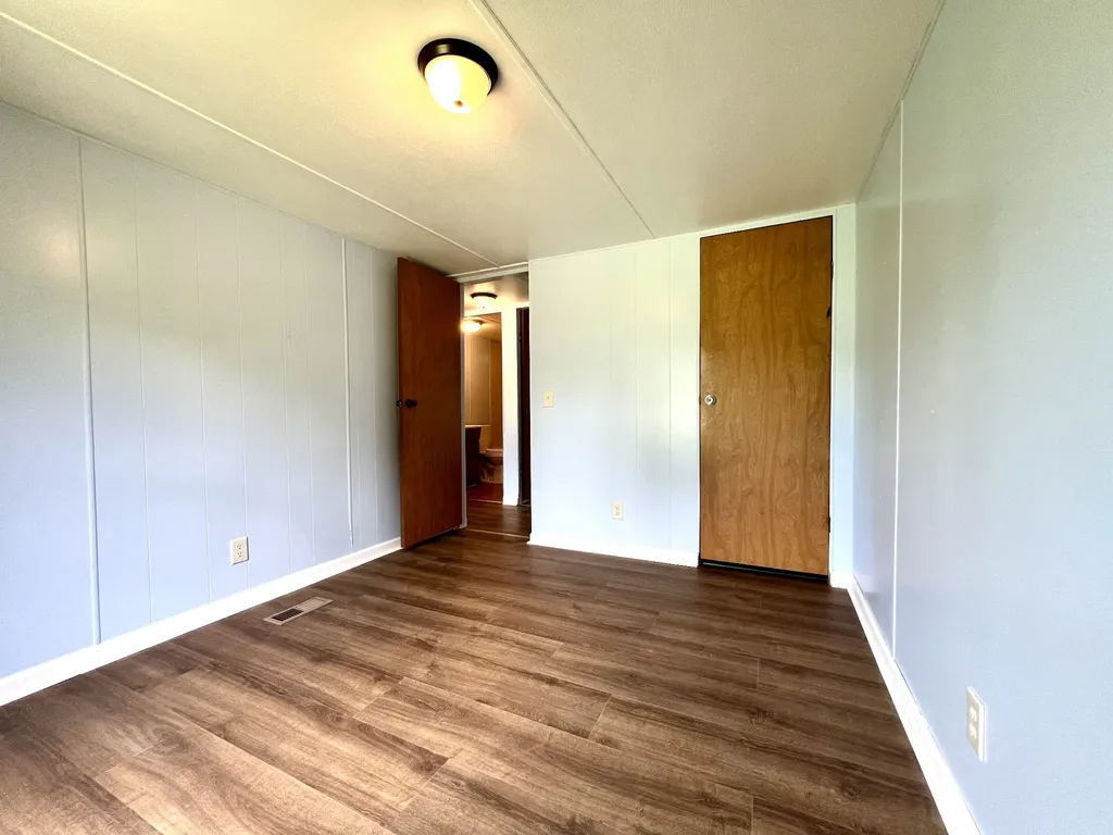 110 Hinkle Hill St, E Bell Buckle TN 37020