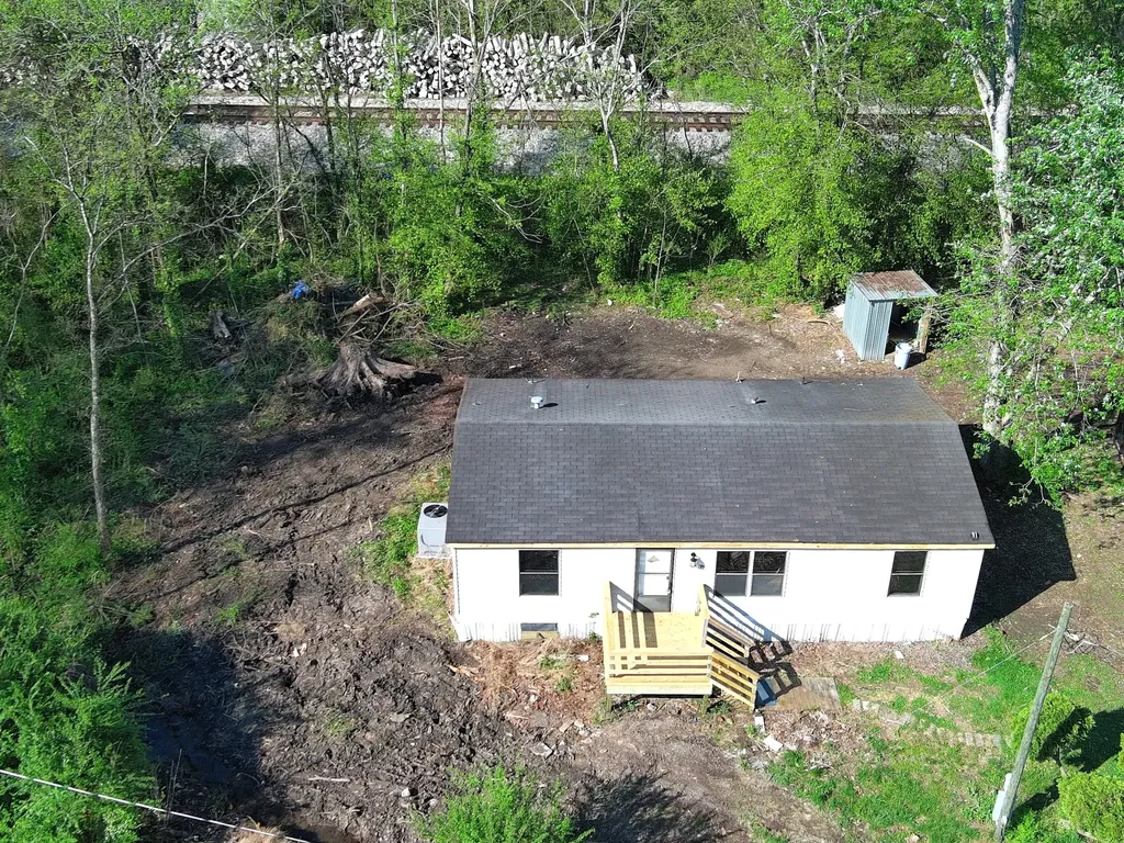 110 Hinkle Hill St, E Bell Buckle TN 37020