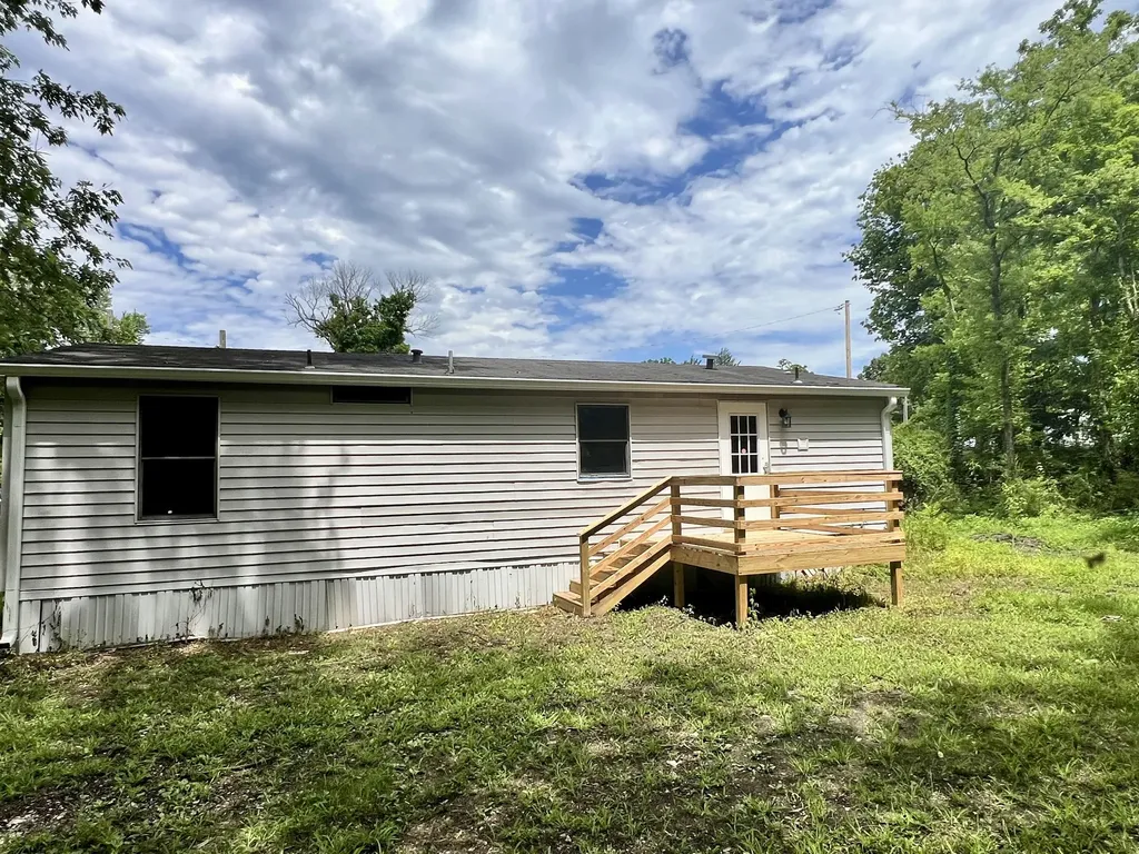110 Hinkle Hill St, E Bell Buckle TN 37020
