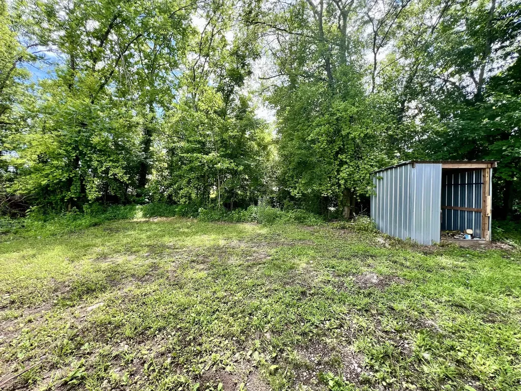 110 Hinkle Hill St, E Bell Buckle TN 37020