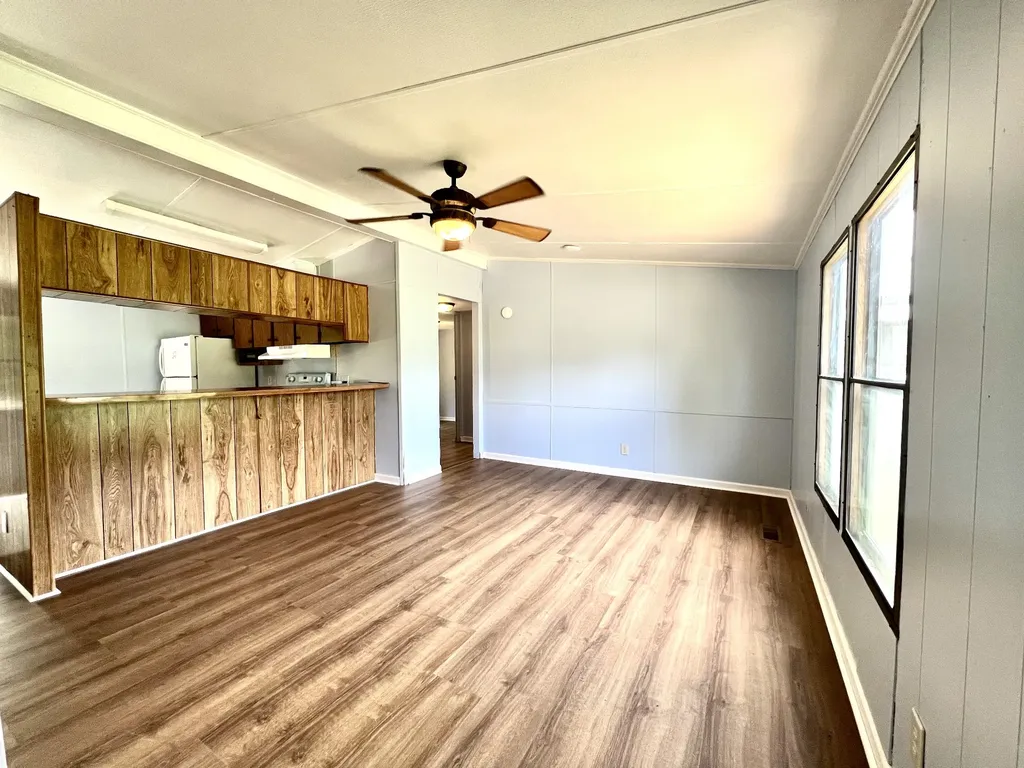 110 Hinkle Hill St, E Bell Buckle TN 37020