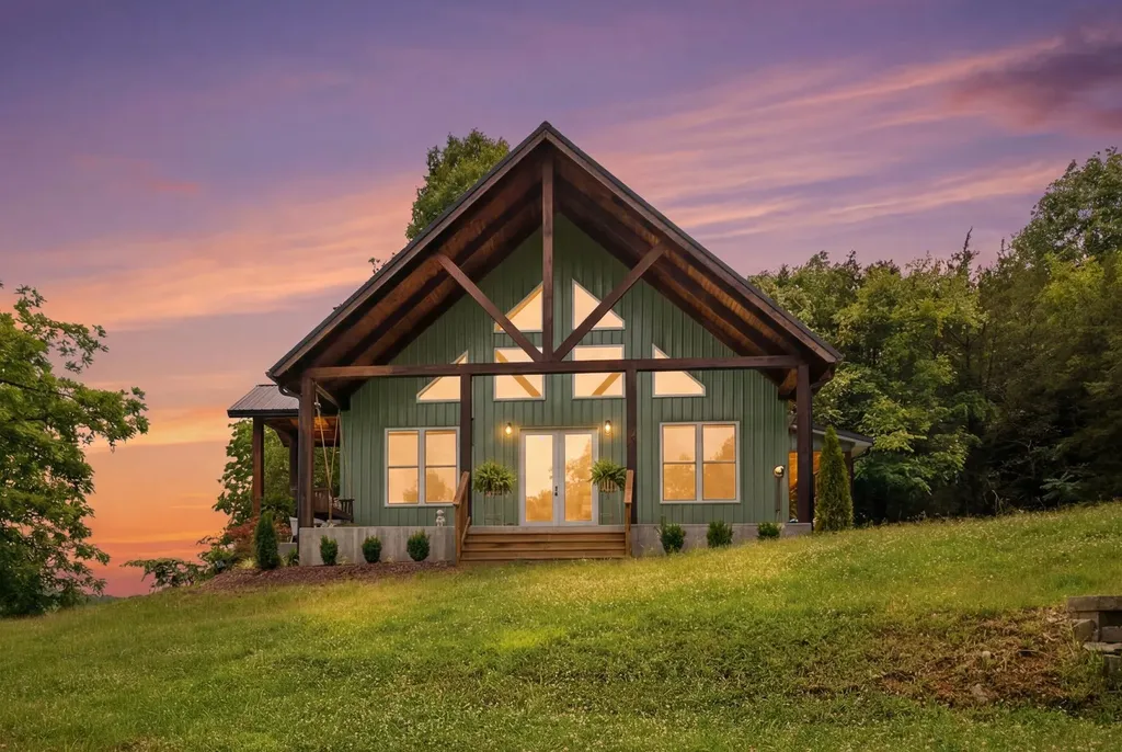 672 Sullivan Bend Road Elmwood TN 38560