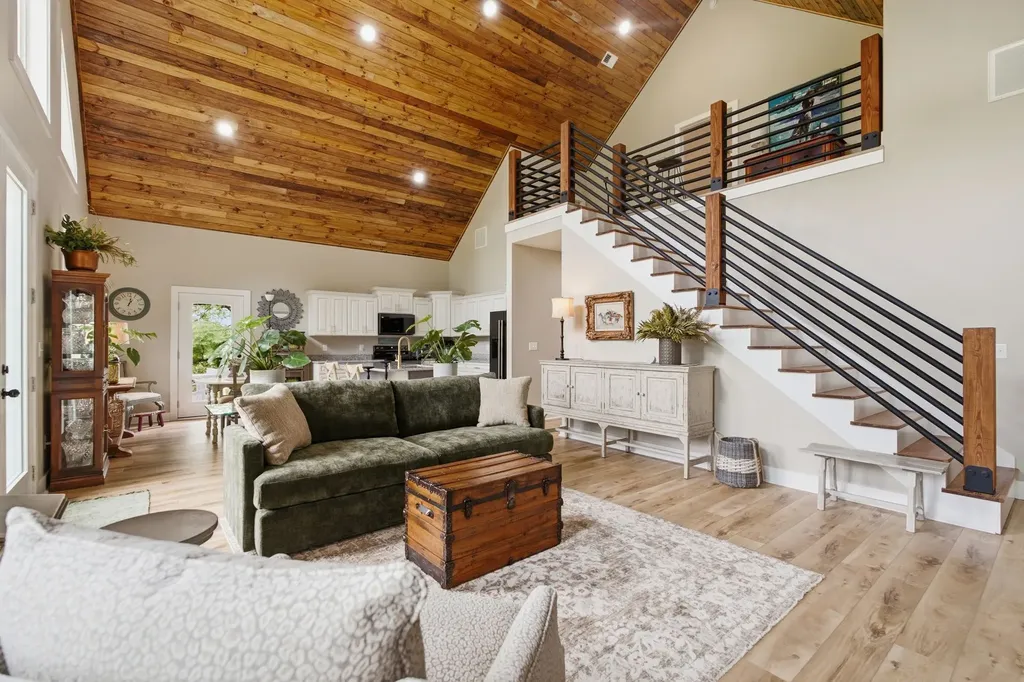 672 Sullivan Bend Road Elmwood TN 38560