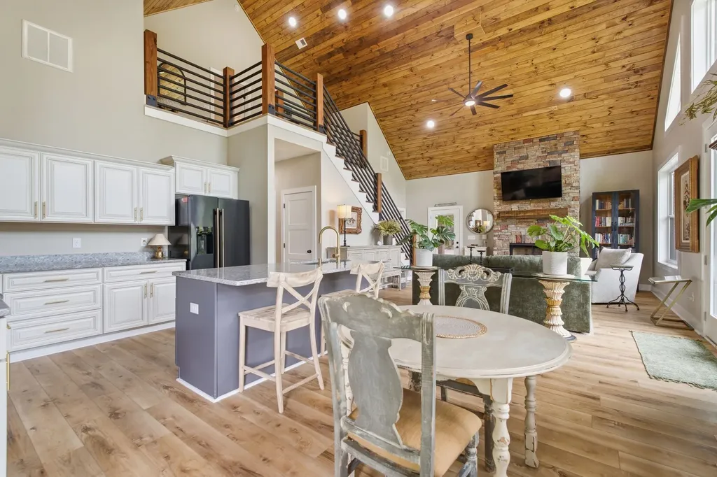 672 Sullivan Bend Road Elmwood TN 38560