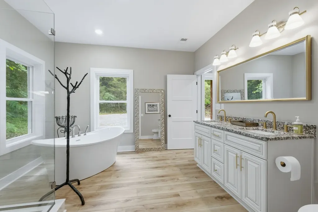 672 Sullivan Bend Road Elmwood TN 38560