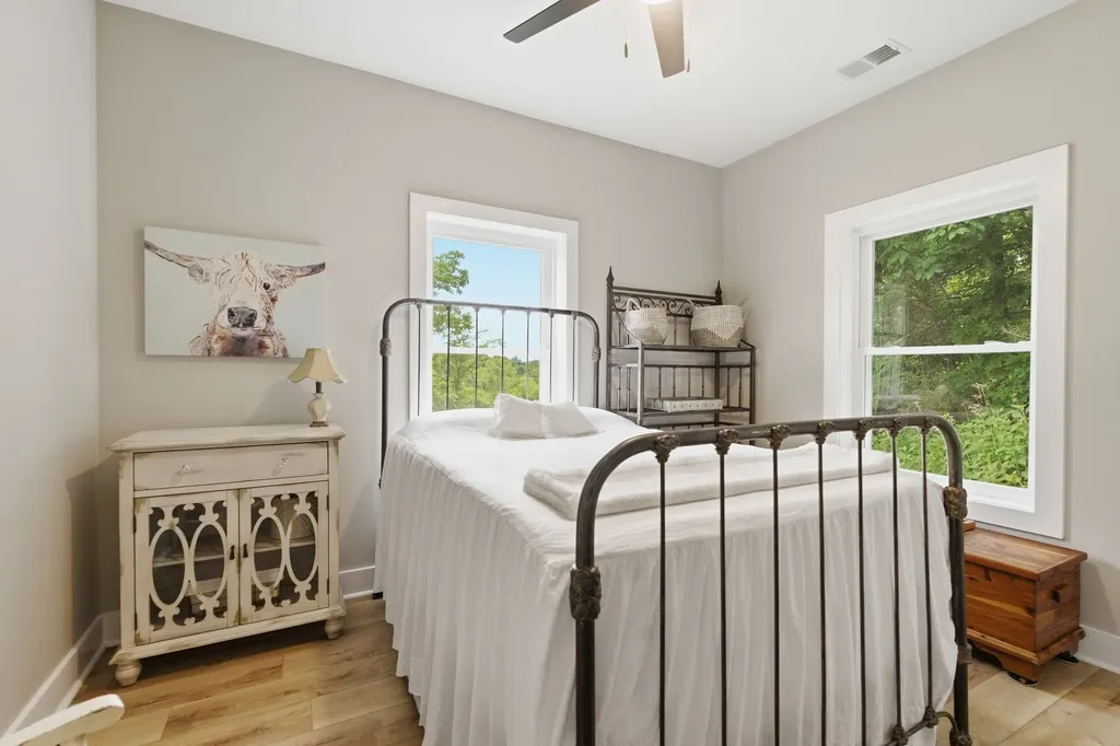 672 Sullivan Bend Road Elmwood TN 38560