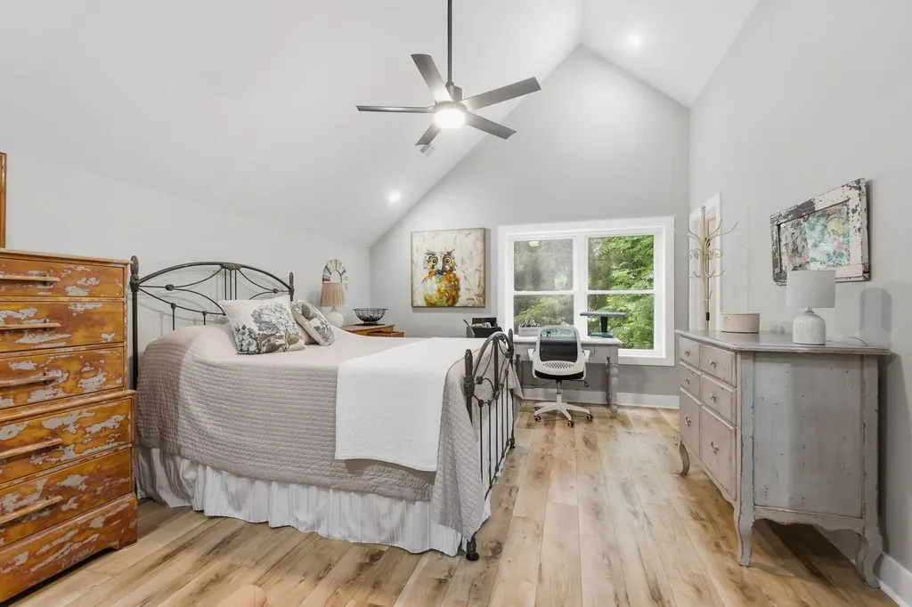 672 Sullivan Bend Road Elmwood TN 38560