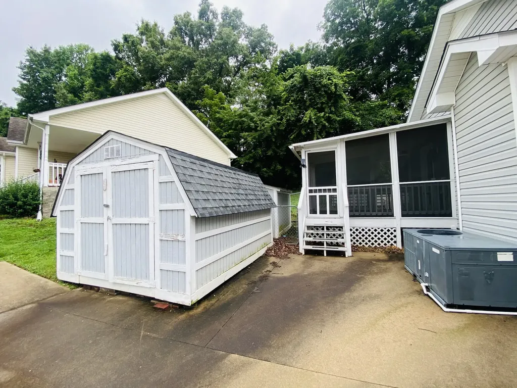 2754 Applemill Court Clarksville TN 37040