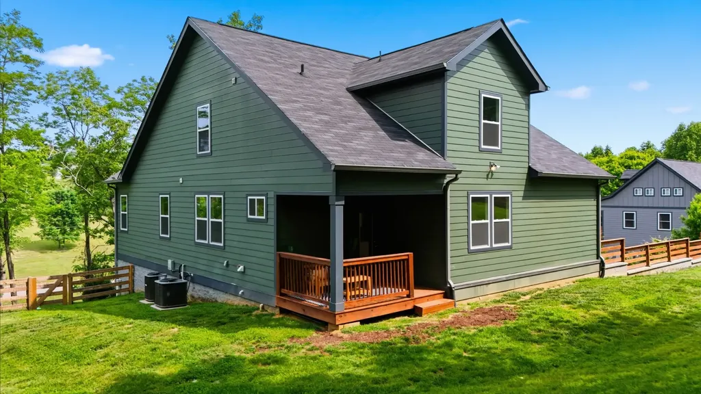 157 Lena Loop Burns TN 37029