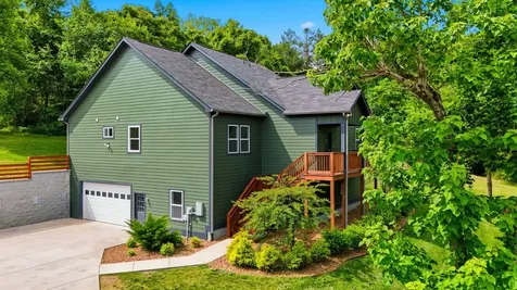 157 Lena Loop Burns TN 37029